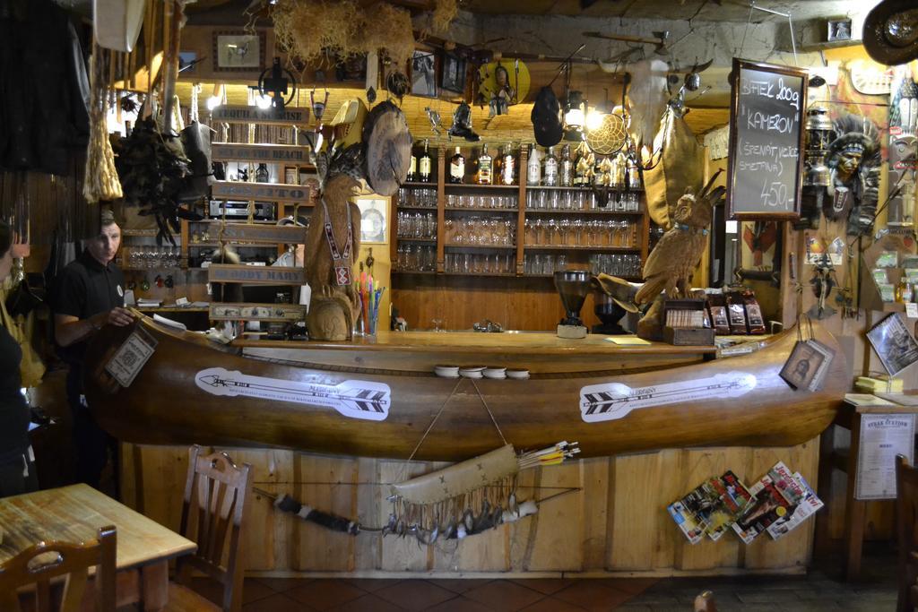 Restaurant A Penzion Steak Station Pardubice Extérieur photo