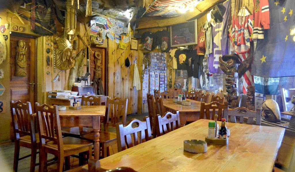 Restaurant A Penzion Steak Station Pardubice Extérieur photo